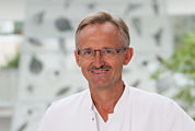 Dr. med. Willibald Kratzer