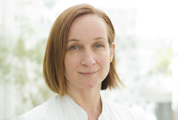 Dr. med. Gabriela Totok Dr. med. Gabriela Totok