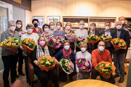 17 langjährige Mitarbeiterinnen und Mitarbeiter des Klinikum Landshut